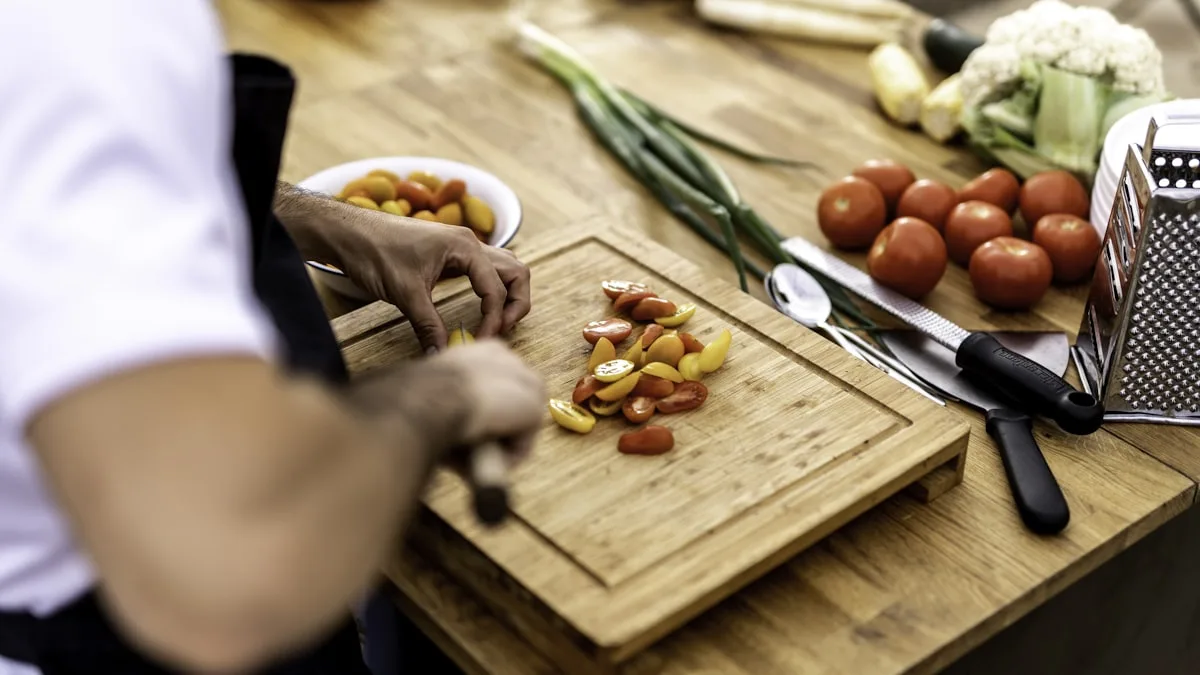 Seasonal Cooking as a Creative Engine for Menus